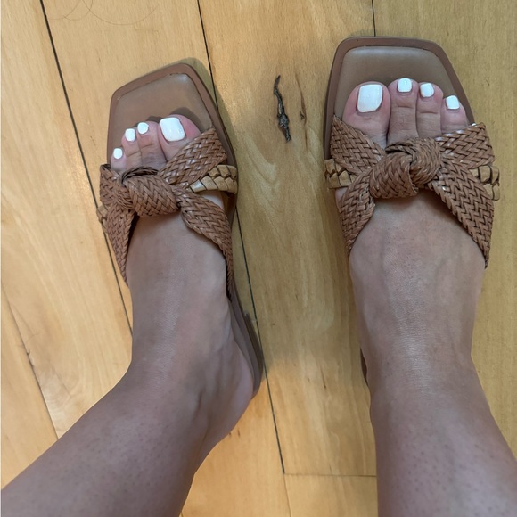 STEVE MADDEN | Brown/Tan Knot Sandal - Picture 5 of 5